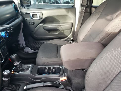 Used 2023 Jeep Wrangler Unlimited Sport image 26