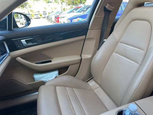 Used 2018 Porsche Panamera 4S image 12