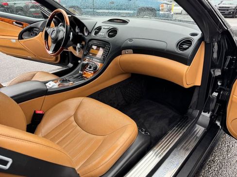 Used 2011 Mercedes-Benz SL 550 image 12