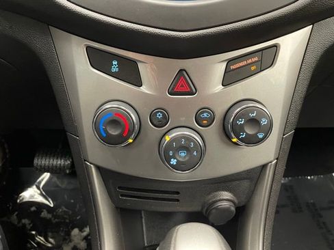 Used 2016 Chevrolet Trax LT w/ LT Convenience Package image 5
