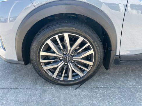 Used 2023 Nissan Kicks SV w/ Interior Electronics Package FWD image 29