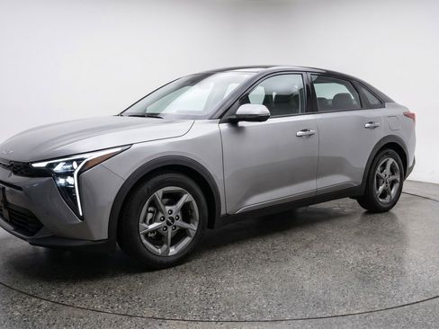 Used 2025 Kia K4 FWD image 3