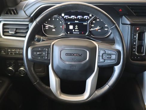 Used 2021 GMC Yukon Denali w/ Denali Premium Package image 26