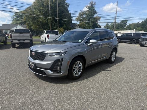 Used 2025 Cadillac XT6 Luxury w/ LPO, Floor Liner Package AWD/4WD image 7