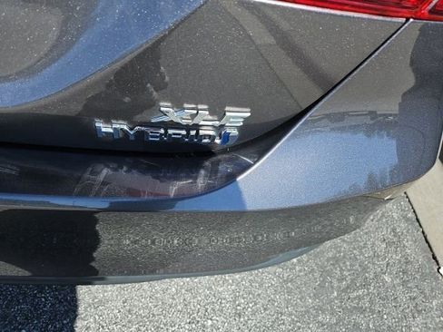 Used 2022 Toyota Camry XLE image 7