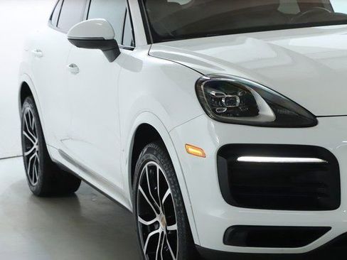 Used 2021 Porsche Cayenne Coupe image 8