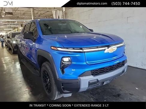 Used 2025 Chevrolet Silverado EV LT AWD/4WD image 3