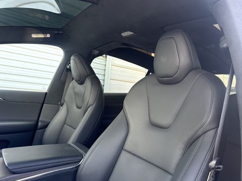 Used 2024 Tesla Model X AWD/4WD image 9