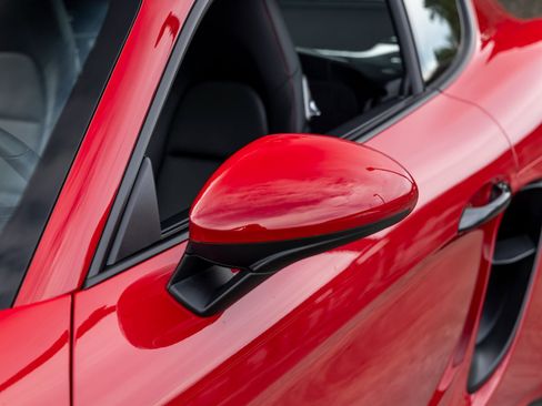 Certified 2025 Porsche 718 Cayman GT4 image 17