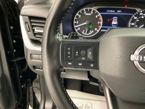 Used 2025 Nissan Rogue SV FWD image 12