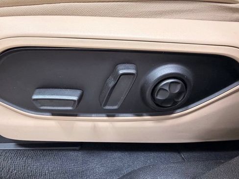 Used 2023 Jeep Grand Cherokee Limited w/ Rear Seat Video Group I AWD/4WD image 24