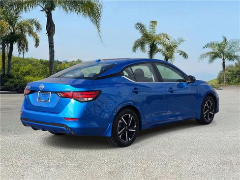Used 2024 Nissan Sentra SV image 4