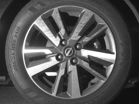 Used 2025 Nissan Versa SV image 13