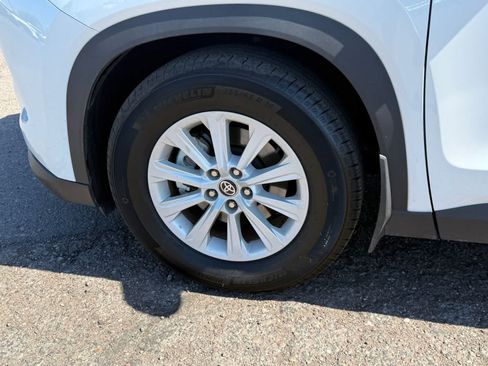 Used 2024 Toyota Grand Highlander FWD image 6
