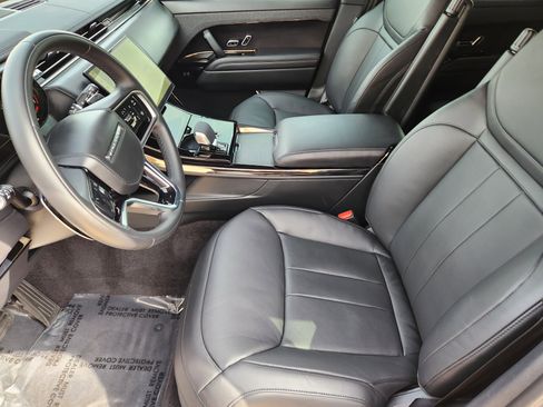 Used 2025 Land Rover Range Rover Sport SE AWD/4WD image 13