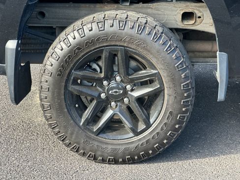 Used 2021 Chevrolet Silverado 1500 LT Trail Boss w/ Convenience Package II AWD/4WD image 10