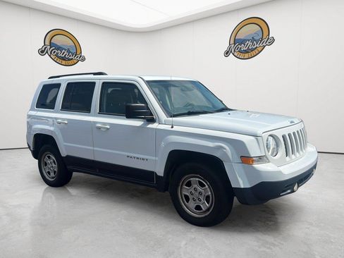 Used 2014 Jeep Patriot Sport w/ Power Value Group AWD/4WD image 3