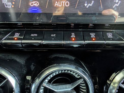 Used 2024 Chevrolet Blazer EV LT image 21