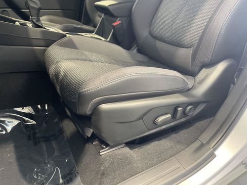 Certified 2025 Subaru Forester Premium AWD/4WD image 4
