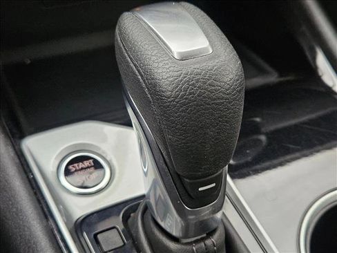 Used 2024 Nissan Altima 2.5 SV image 13