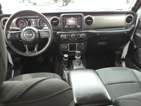 Used 2021 Jeep Gladiator Sport image 7