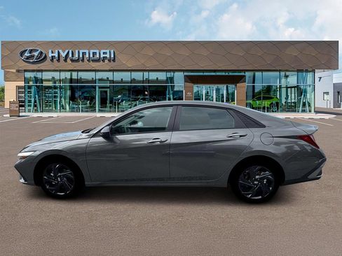 Certified 2026 Hyundai Elantra Sport FWD image 4