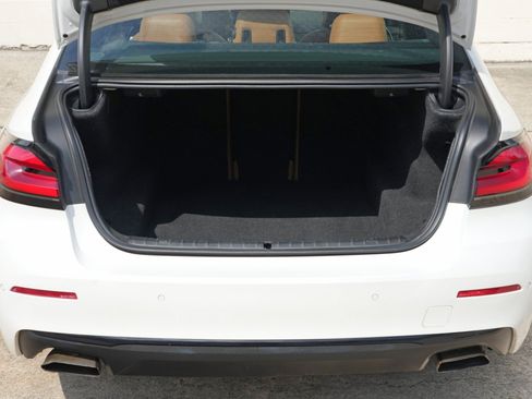 Used 2021 BMW 530i w/ Convenience Package RWD image 9