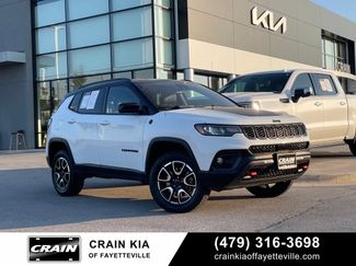 Used 2025 Jeep Compass Trailhawk AWD/4WD video 1