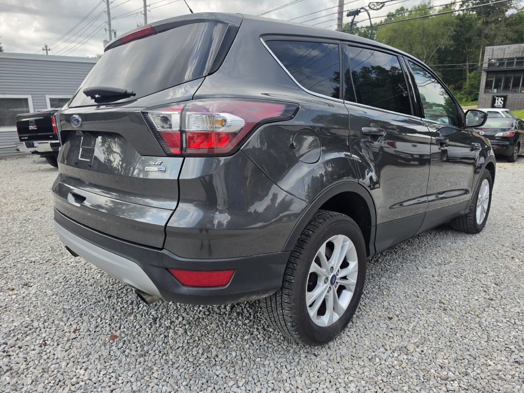 Used 2017 Ford Escape SE w/ SE Cold Weather Package AWD/4WD image 5