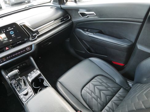 Certified 2023 Kia Sportage X-Line image 11