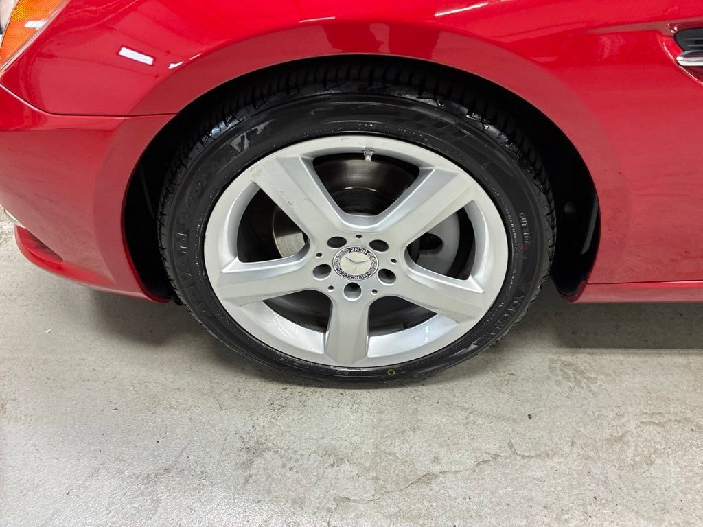 Used 2014 Mercedes-Benz SLK 250 image 29