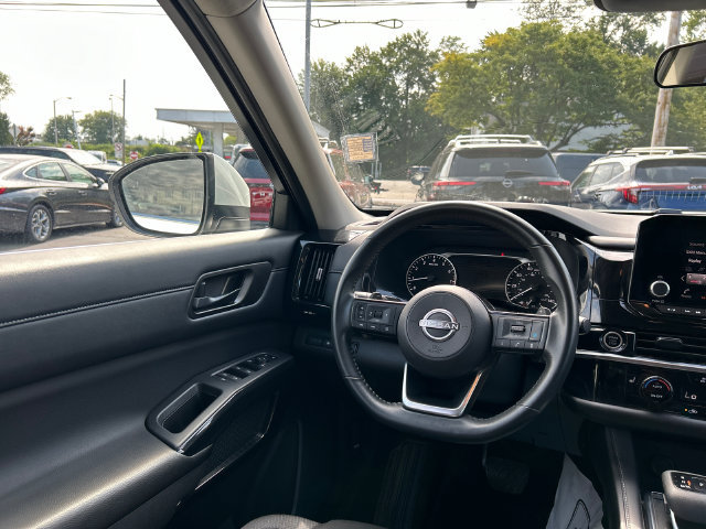 Certified 2023 Nissan Pathfinder SV w/ SV Premium Package AWD/4WD image 29