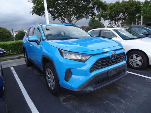 Used 2019 Toyota RAV4 LE w/ All Weather Liner Package FWD image 3