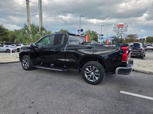 Used 2024 Chevrolet Silverado 1500 LT AWD/4WD image 10