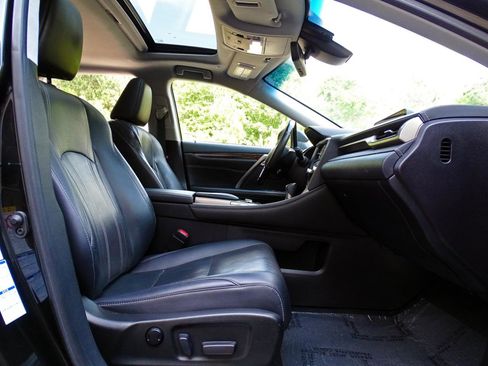 Used 2019 Lexus RX 450h AWD w/ Navigation Package image 31