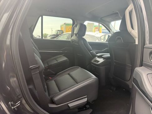New 2027 Lincoln Navigator Premiere AWD/4WD image 8