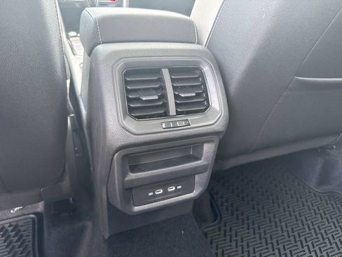 New 2026 Volkswagen Taos SE FWD image 24