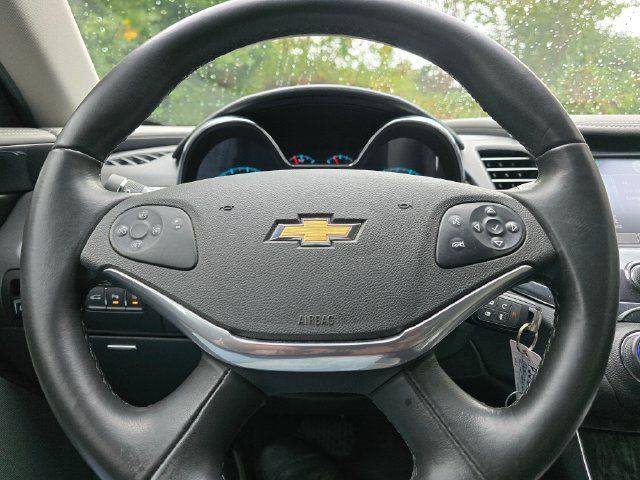 Used 2015 Chevrolet Impala LT w/ Convenience Package FWD image 26