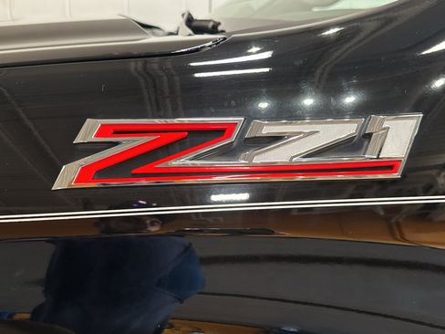 Used 2019 Chevrolet Silverado 1500 LT w/ All-Star Edition AWD/4WD image 12