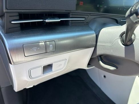 Used 2024 Hyundai Kona SEL FWD image 17