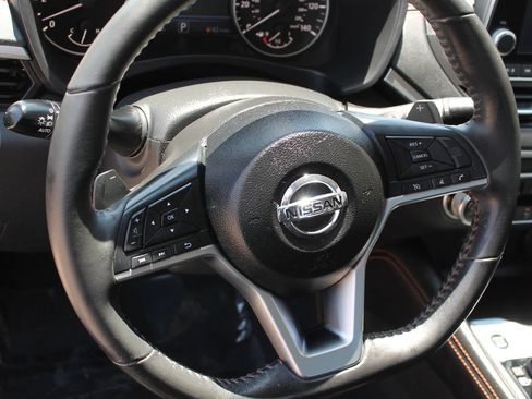 Used 2022 Nissan Altima 2.5 SR FWD image 12