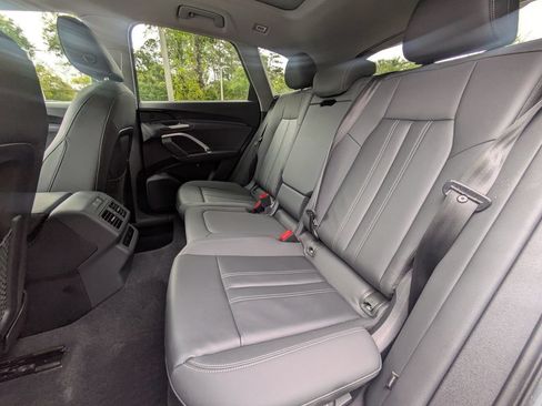 Used 2025 Audi Q5 Premium w/ Convenience Package AWD/4WD image 14