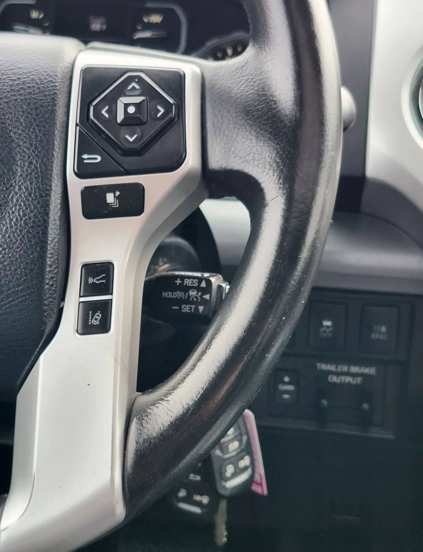 Used 2019 Toyota Tundra Platinum AWD/4WD image 26