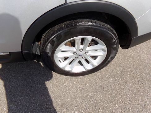Used 2013 Ford Explorer XLT FWD image 35