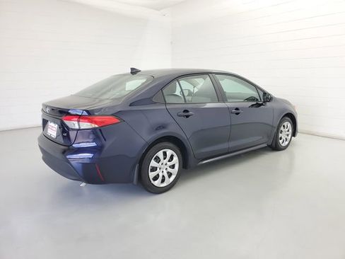 Used 2025 Toyota Corolla LE FWD image 5