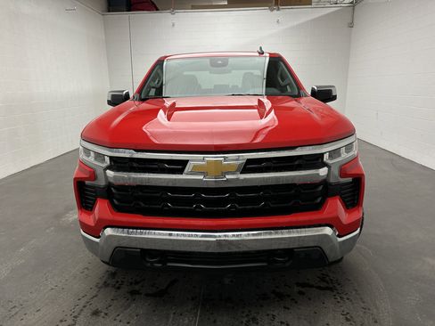 Used 2023 Chevrolet Silverado 1500 LT image 3