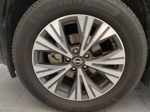 Used 2023 Nissan Rogue SV image 31