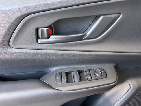 New 2026 Toyota Prius Plug-In Hybrid FWD image 10