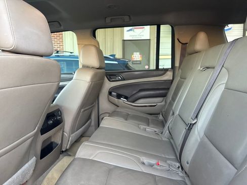 Used 2019 Chevrolet Suburban LT image 16
