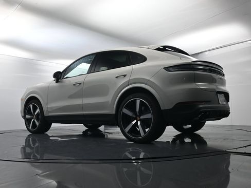 Certified 2026 Porsche Cayenne Coupe AWD/4WD image 47